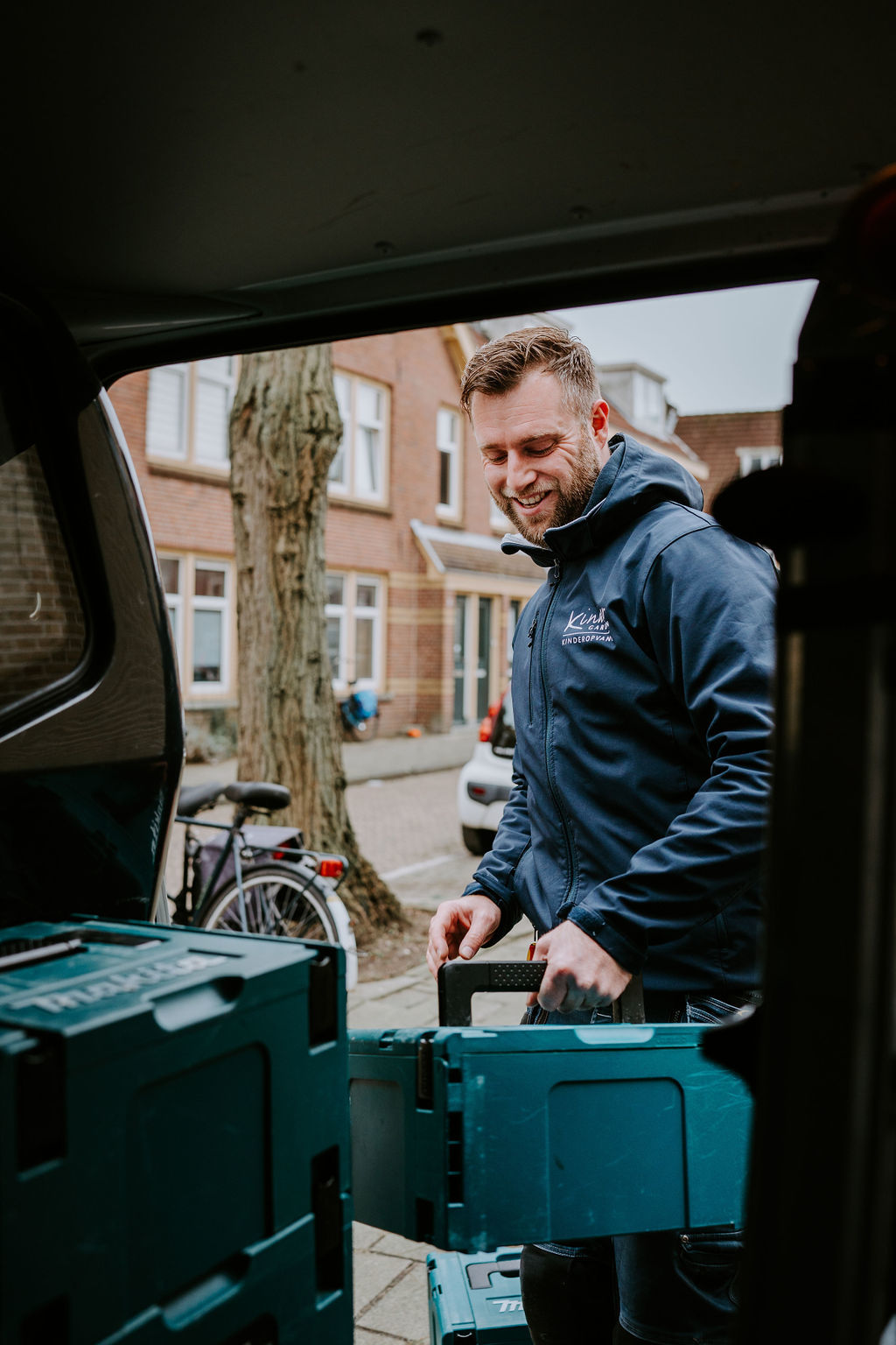 FacilitaireOndersteuning-inladen-bus-Kindergarden